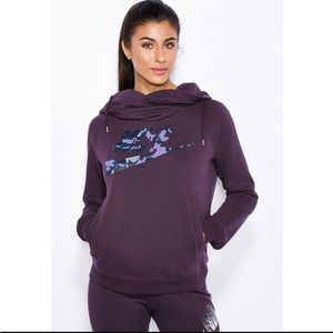 Nike Rally  Funnel Hoodie